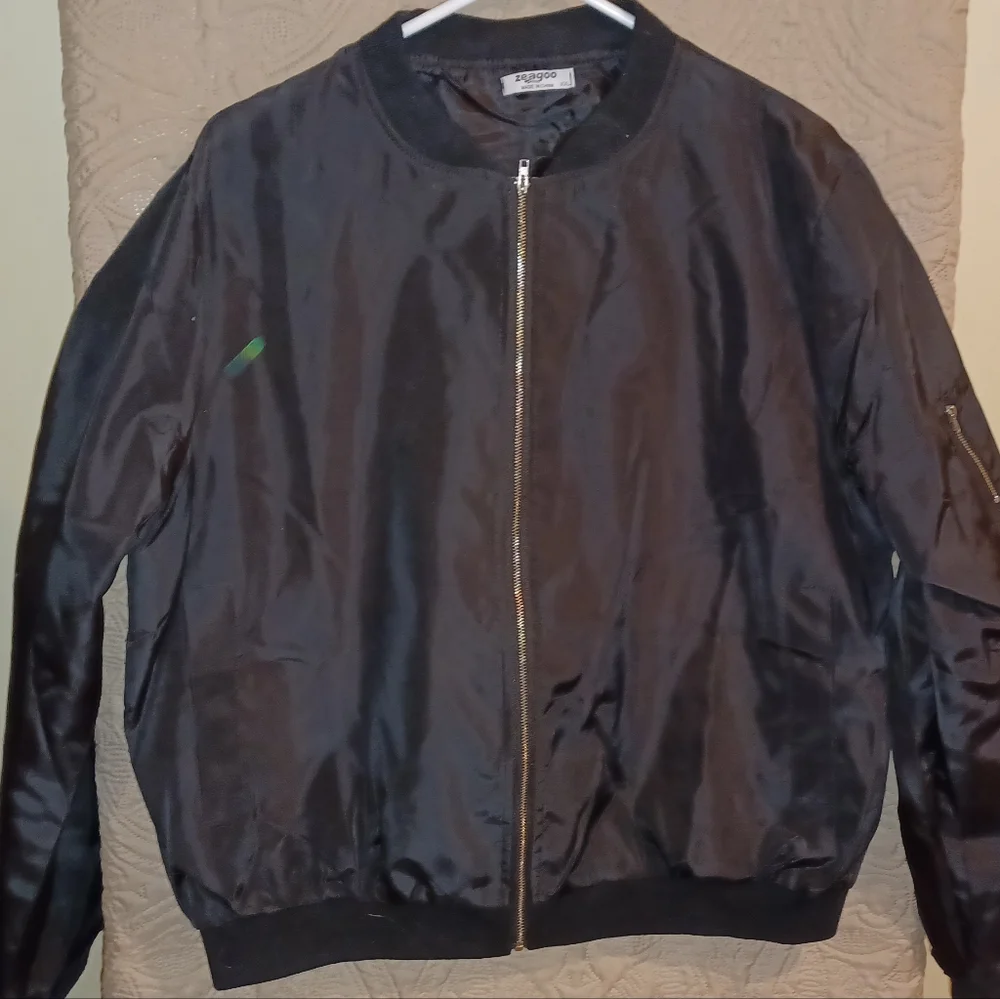 Bomber jacket - Picture 1 of 4